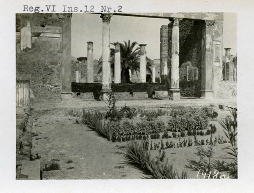 VI.12.2 Pompeii. pre-1937-39. Looking north across middle peristyle garden. Photo courtesy of American Academy in Rome, Photographic Archive. Warsher collection no. 1418b