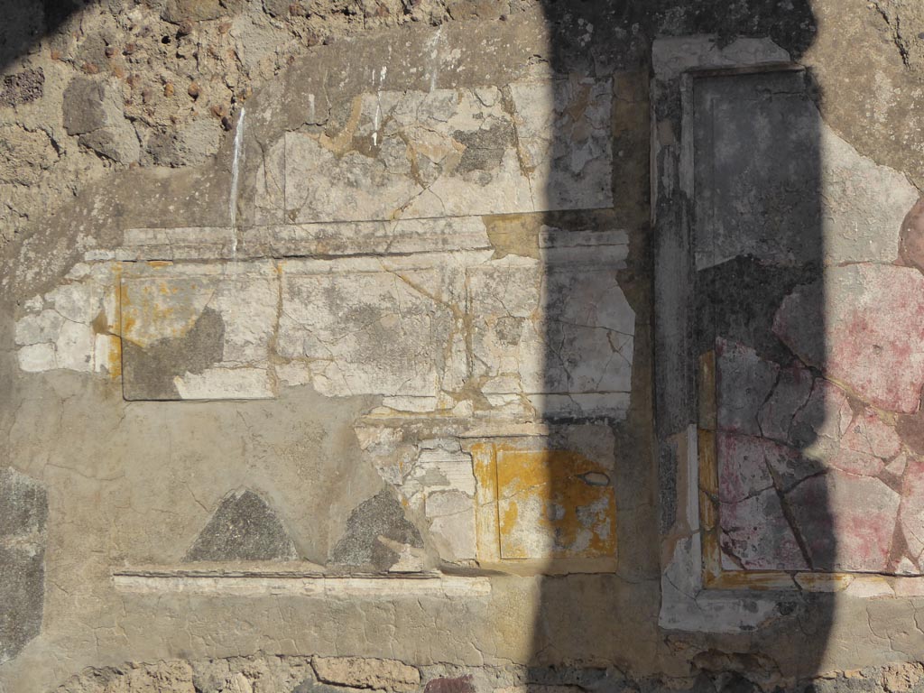 VI.12.2 Pompeii. January 2017. Detail of middle zone of east wall of Exedra.
Foto Annette Haug, ERC Grant 681269 DÉCOR.