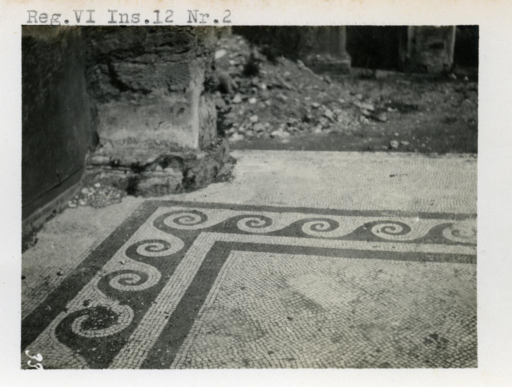 VI.12.2 Pompeii. pre-1937-1939. Detail of mosaic floor in oecus/triclinium.
Photo courtesy of American Academy in Rome, Photographic Archive. Warsher collection no. 335.