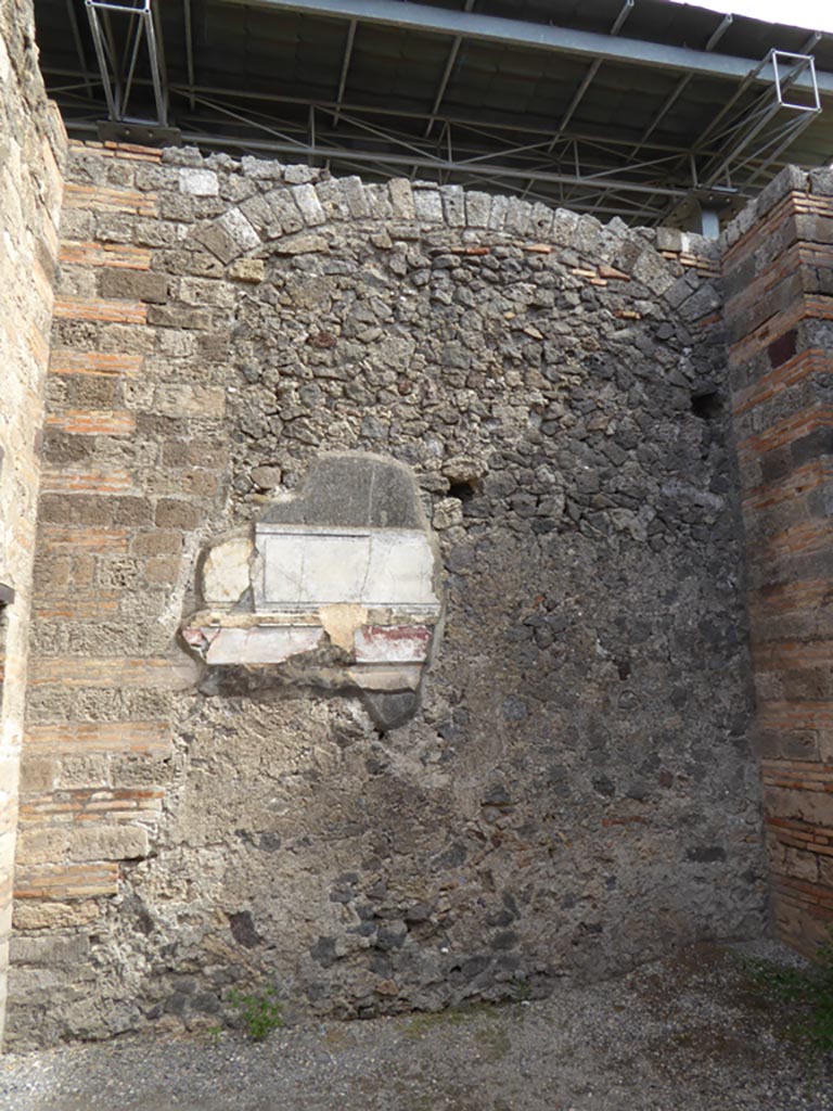 VI.12.2 Pompeii. September 2015. Looking towards east wall of oecus.
Foto Annette Haug, ERC Grant 681269 DÉCOR.