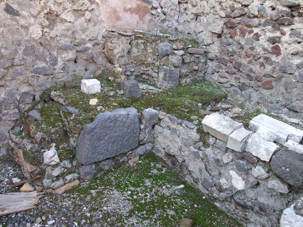 VI.14.22 Pompeii. December 2007. Room 9, north-west corner of kitchen.
