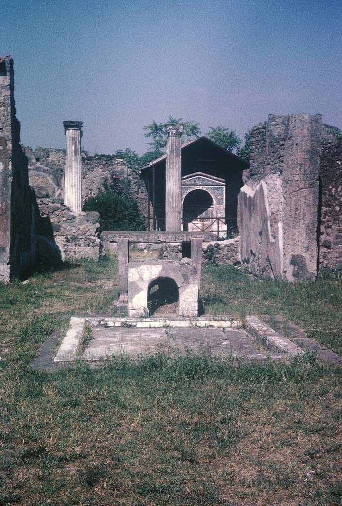 VI.14.43, Pompeii. August 1965.
Room 1, looking east across atrium towards peristyle. Photo courtesy of Rick Bauer.