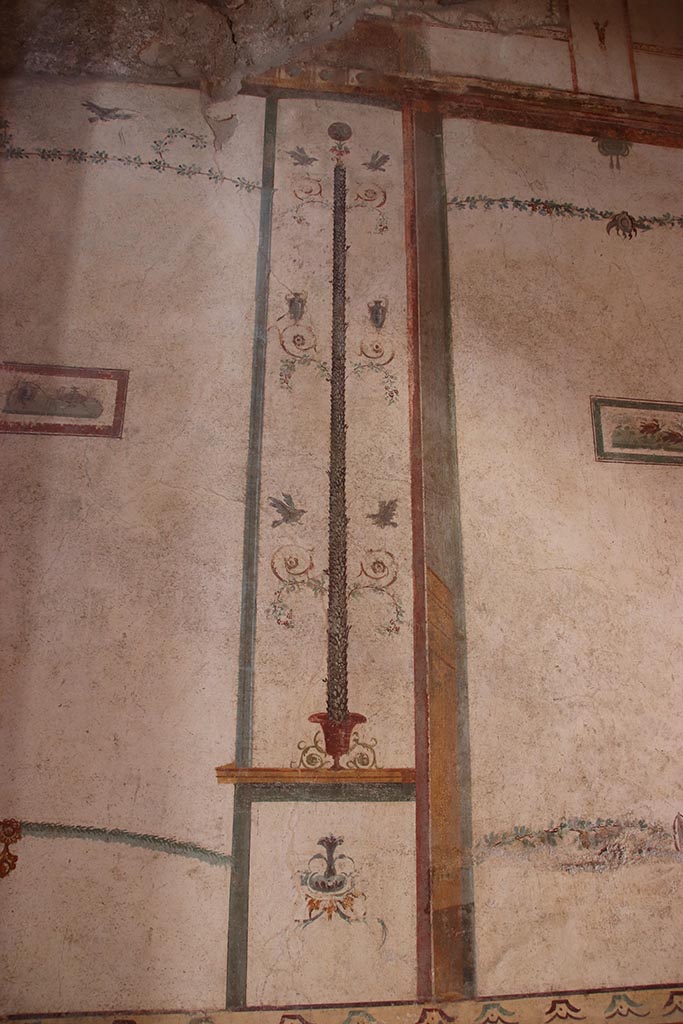 VI.15.1 Pompeii. October 2024.
Cubiculum g, south and middle painted panels from west wall. Photo courtesy of Klaus Heese.
