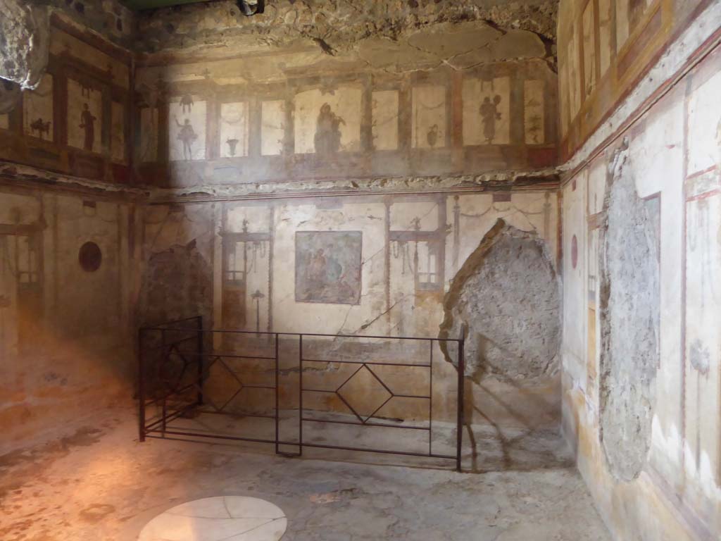 VI.15.1 Pompeii. January 2017. Looking towards south wall of oecus (e).
Foto Annette Haug, ERC Grant 681269 DÉCOR.