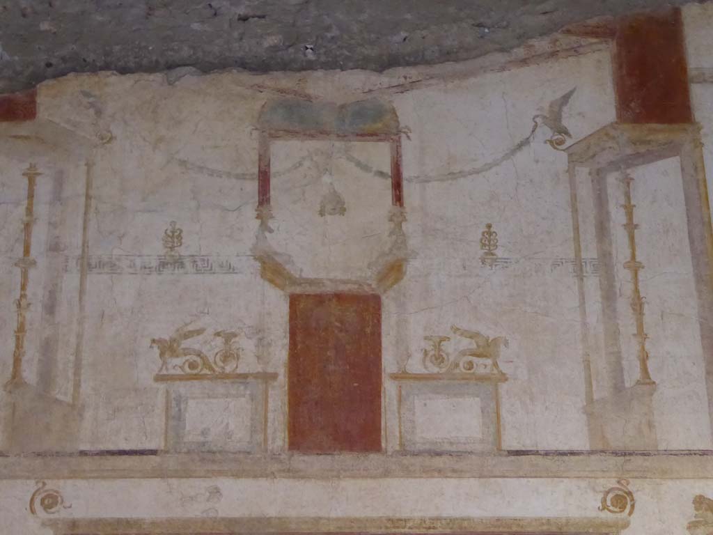VI.15.1 Pompeii. January 2017. Detail of painted decoration from upper south wall of south ala.
Foto Annette Haug, ERC Grant 681269 DÉCOR.