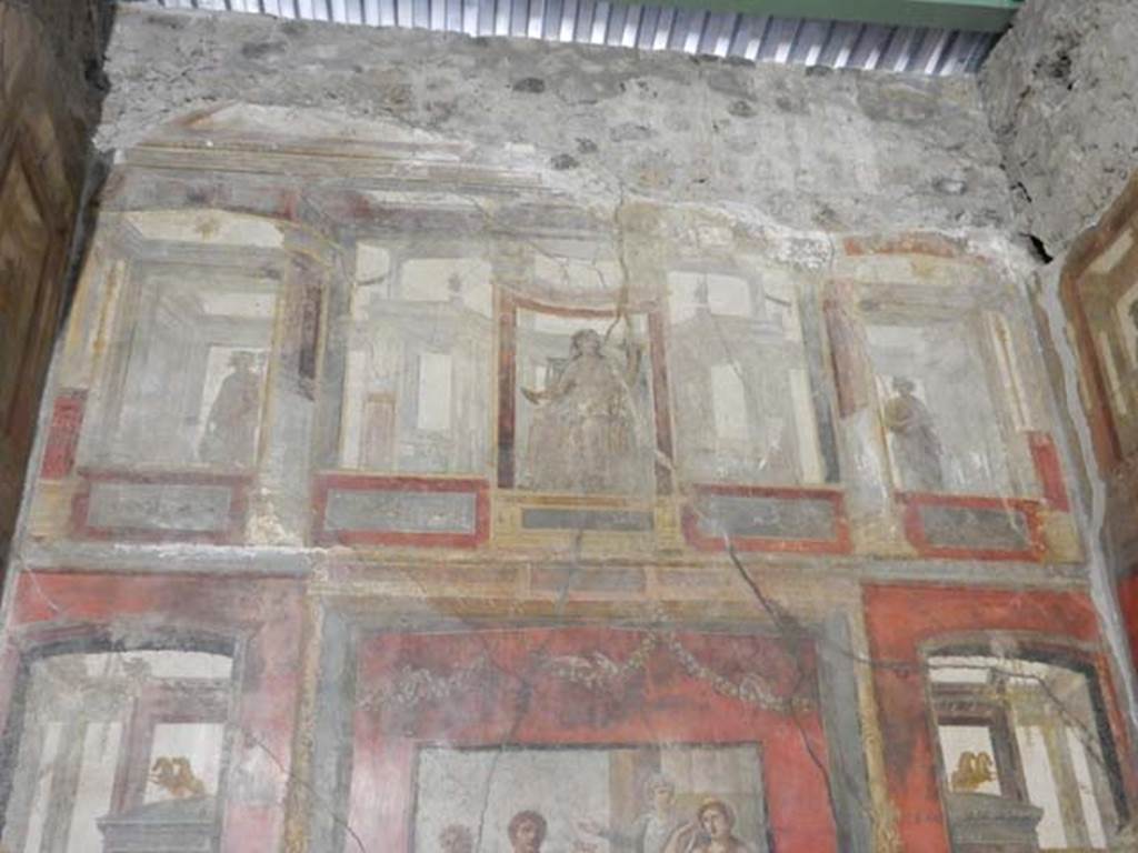 VI.15.1 Pompeii. May 2017. Upper east wall of exedra. Photo courtesy of Buzz Ferebee.
