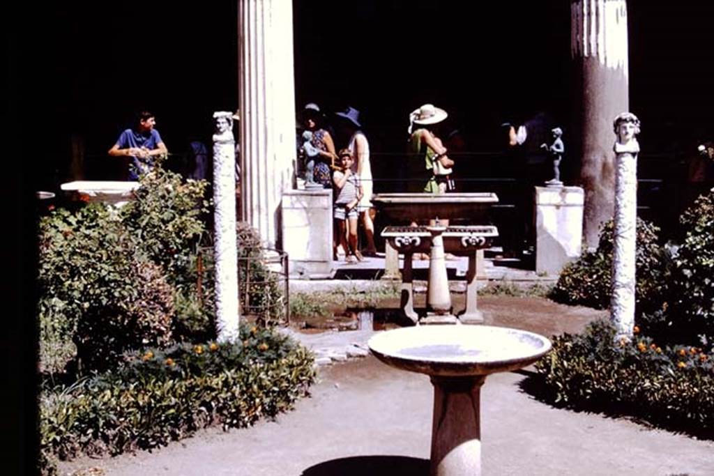 VI.15.1 Pompeii, 1968. North side of peristyle. Photo by Stanley A. Jashemski.
Source: The Wilhelmina and Stanley A. Jashemski archive in the University of Maryland Library, Special Collections (See collection page) and made available under the Creative Commons Attribution-Non Commercial License v.4. See Licence and use details.
J68f0690