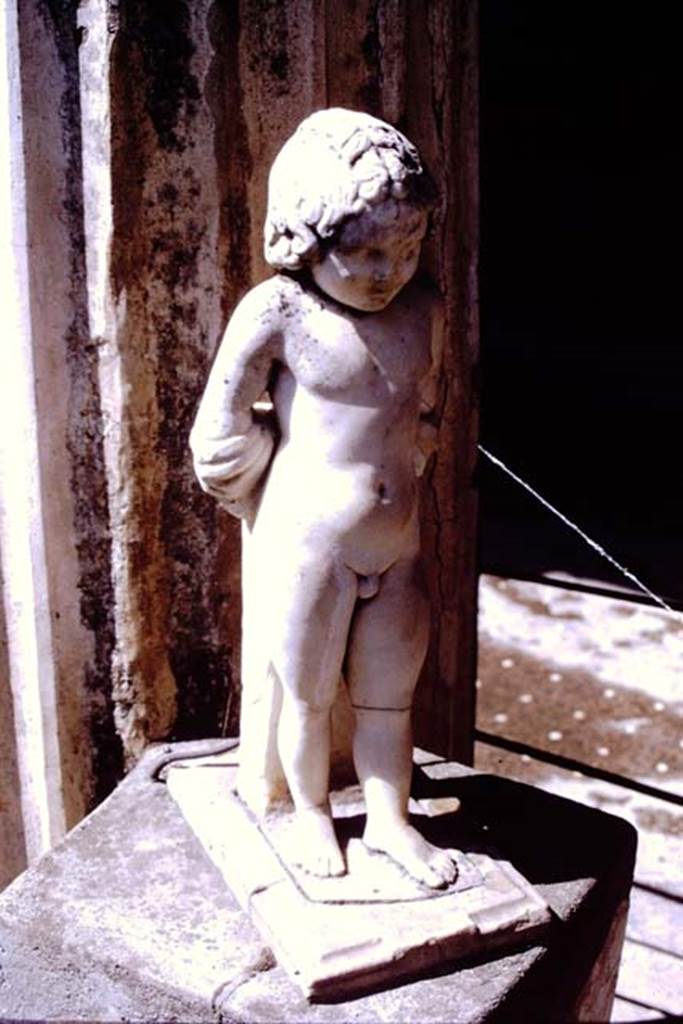 VI.15.1 Pompeii, 1968. Marble statuette of a boy. Photo by Stanley A. Jashemski.
Source: The Wilhelmina and Stanley A. Jashemski archive in the University of Maryland Library, Special Collections (See collection page) and made available under the Creative Commons Attribution-Non Commercial License v.4. See Licence and use details.
J68f0687