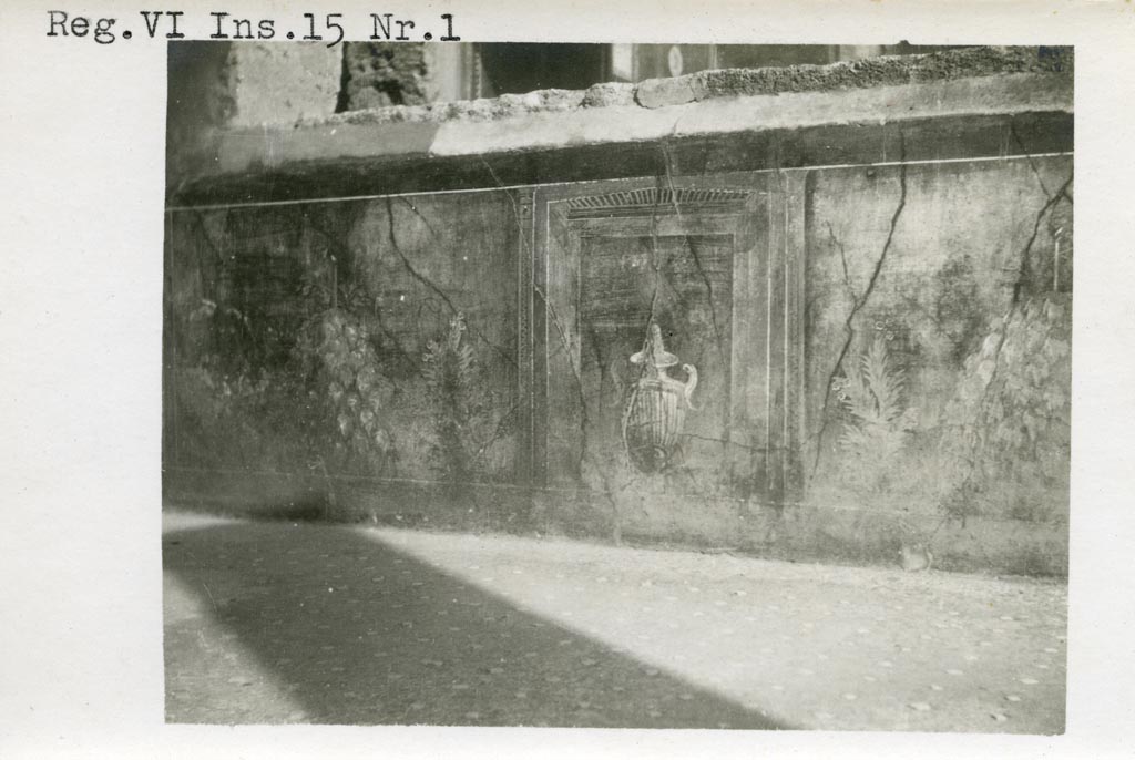 VI.15.1 Pompeii. Pre-1937-39. Painted wall decoration from under window in north-east corner of peristyle.
Photo courtesy of American Academy in Rome, Photographic Archive. Warsher collection no. 692.