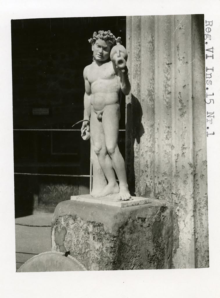 VI.15.1 Pompeii. Pre-1937-39. Marble statue from north-east corner.
Photo courtesy of American Academy in Rome, Photographic Archive. Warsher collection no. 1388.