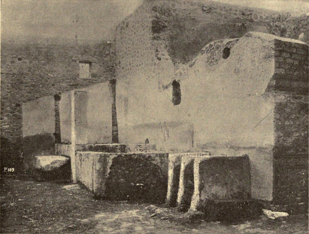 VI.16.3 Pompeii. Fullonica excavated in August 1903.
Looking north-west from entrance doorway towards two large masonry basins.
These were faced internally and externally with brick plaster (intonaco laterizio).
See Notizie degli Scavi di Antichità, 1906, p. 348 and fig. 2 on p.349.