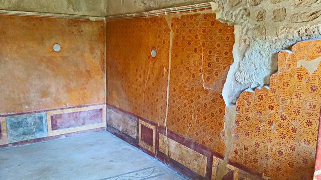 VI.16.7 Pompeii. Pompeii. 2015/2016.
Cubiculum I, looking north along east wall, towards north-east corner. Photo courtesy of Giuseppe Ciaramella.