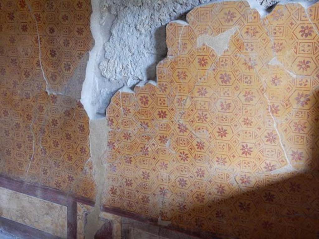 VI.16.7 Pompeii. May 2016. Room I, detail from east wall. Photo courtesy of Buzz Ferebee.