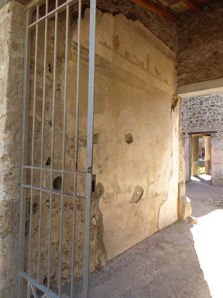 VI.16.7 Pompeii. September 2015. Looking west along south wall of entrance A, corridor/fauces.
Foto Annette Haug, ERC Grant 681269 DÉCOR.