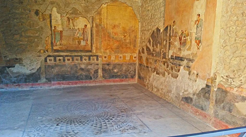 VI.16.7 Pompeii. December 2019.
Room G, looking towards south-east corner of oecus, from east portico. Photo courtesy of Giuseppe Ciaramella.