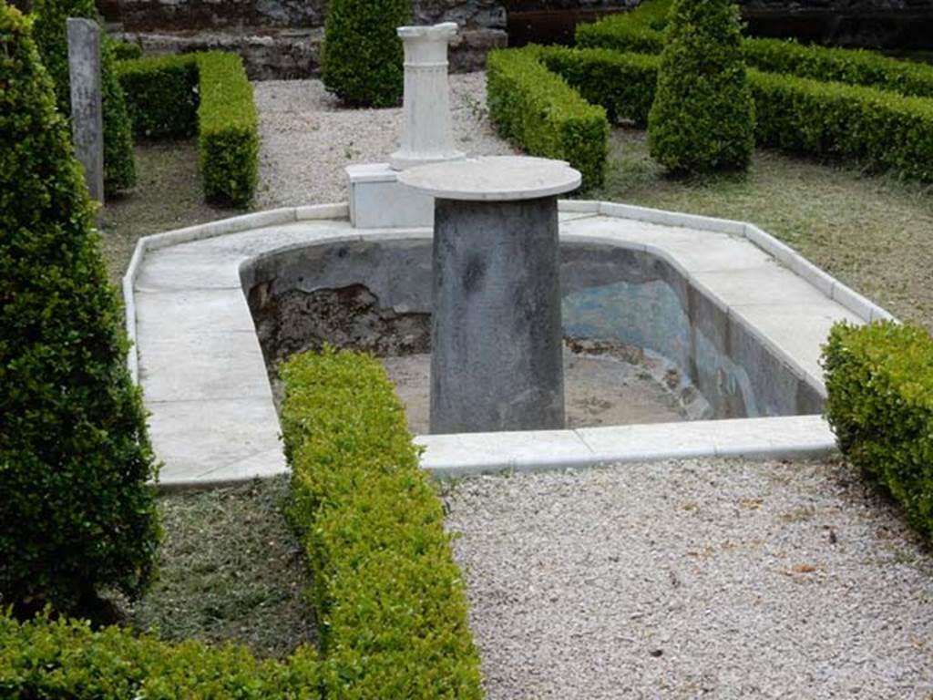 VI.16.7 Pompeii. May 2016. Room F, detail of pool in peristyle garden. Photo courtesy of Buzz Ferebee.