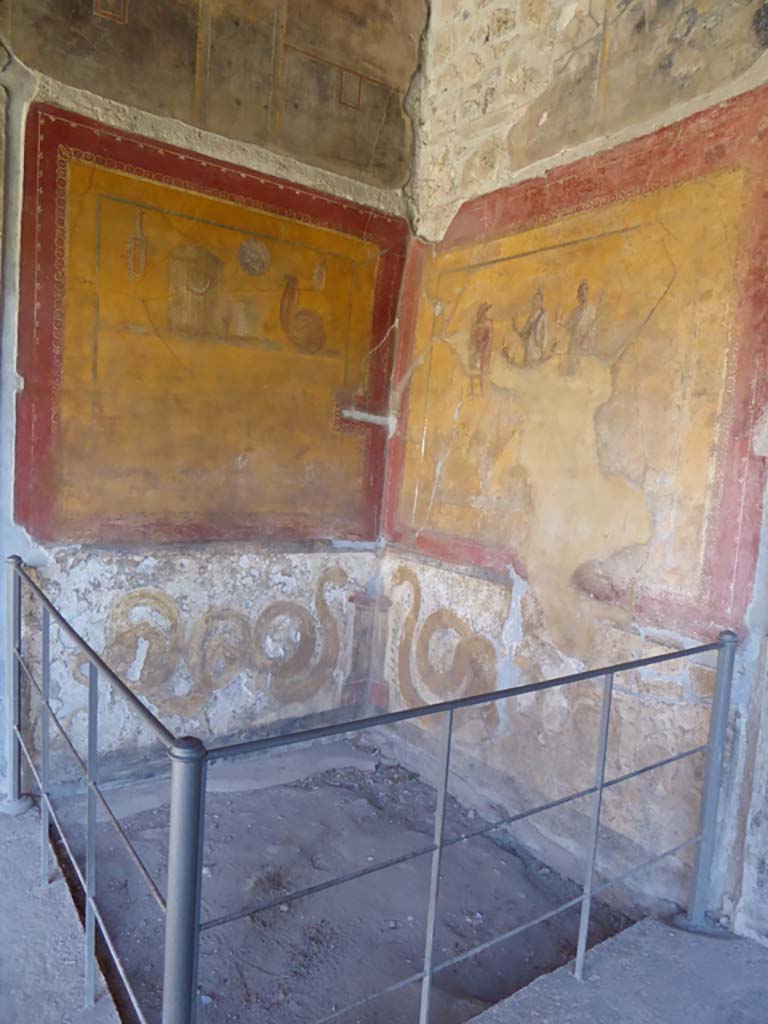 VI.16.7 Pompeii. September 2015. Room F, lararium in south-east corner of peristyle.
Foto Annette Haug, ERC Grant 681269 DÉCOR.