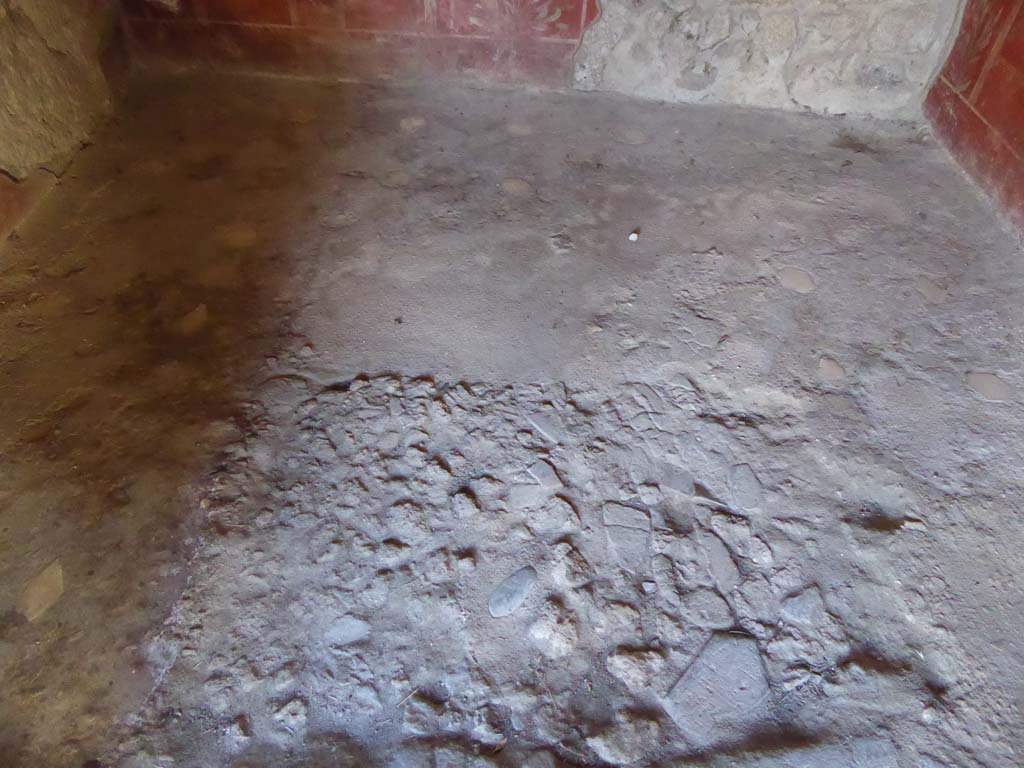 VI.16.7 Pompeii. September 2015. Room N, looking south across flooring from doorway.
Foto Annette Haug, ERC Grant 681269 DÉCOR.
