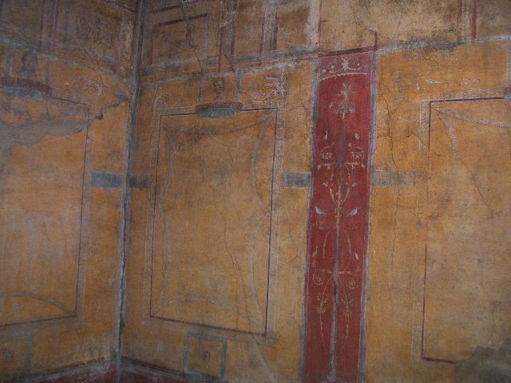 VI.16.7 Pompeii. December 2004. Room N, north-east corner and east wall.