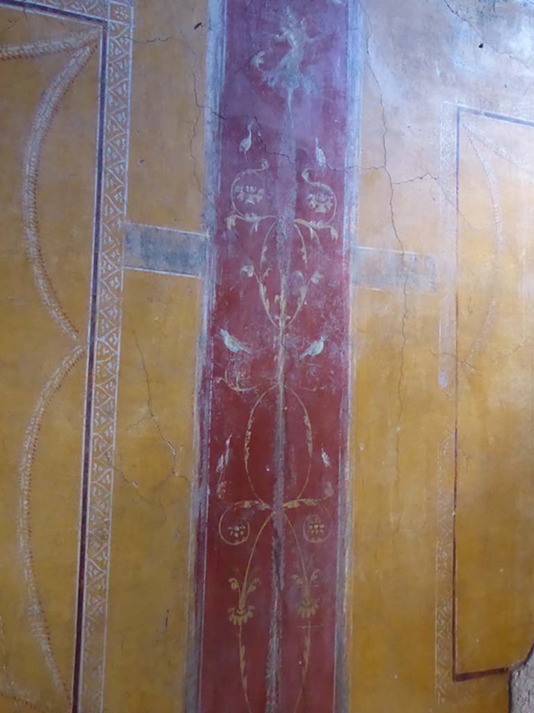 VI.16.7 Pompeii. September 2015. Room N, detail of painted candelabra from east wall.
Foto Annette Haug, ERC Grant 681269 DÉCOR.