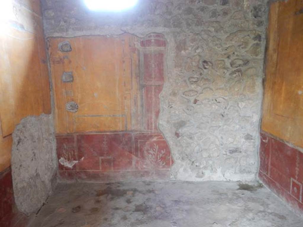 VI.16.7 Pompeii. May 2016. Room N, south wall. Photo courtesy of Buzz Ferebee.