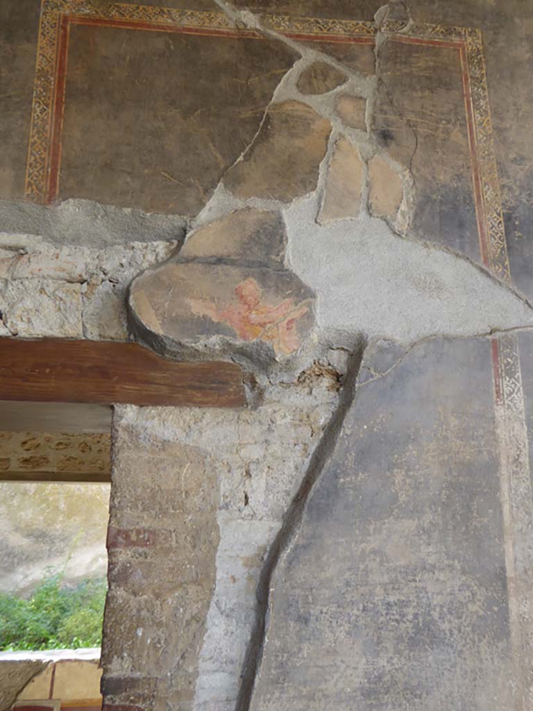 VI.16.7 Pompeii. September 2015.
Detail from above doorway to room Q, on left, in west wall of west portico.
Foto Annette Haug, ERC Grant 681269 DÉCOR.
