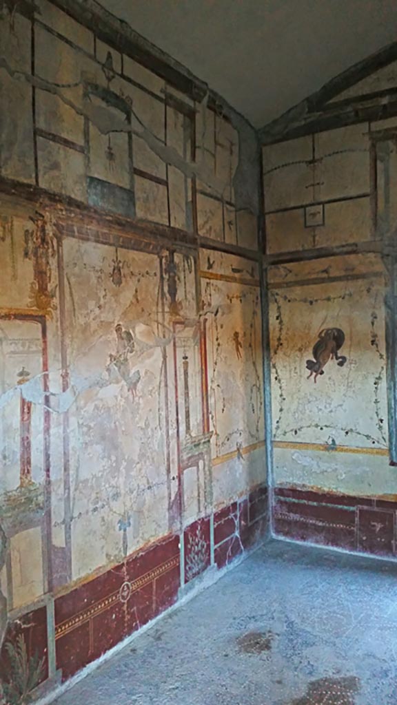 VI.16.7 Pompeii. December 2019.
Room Q, south-west corner. Photo courtesy of Giuseppe Ciaramella.