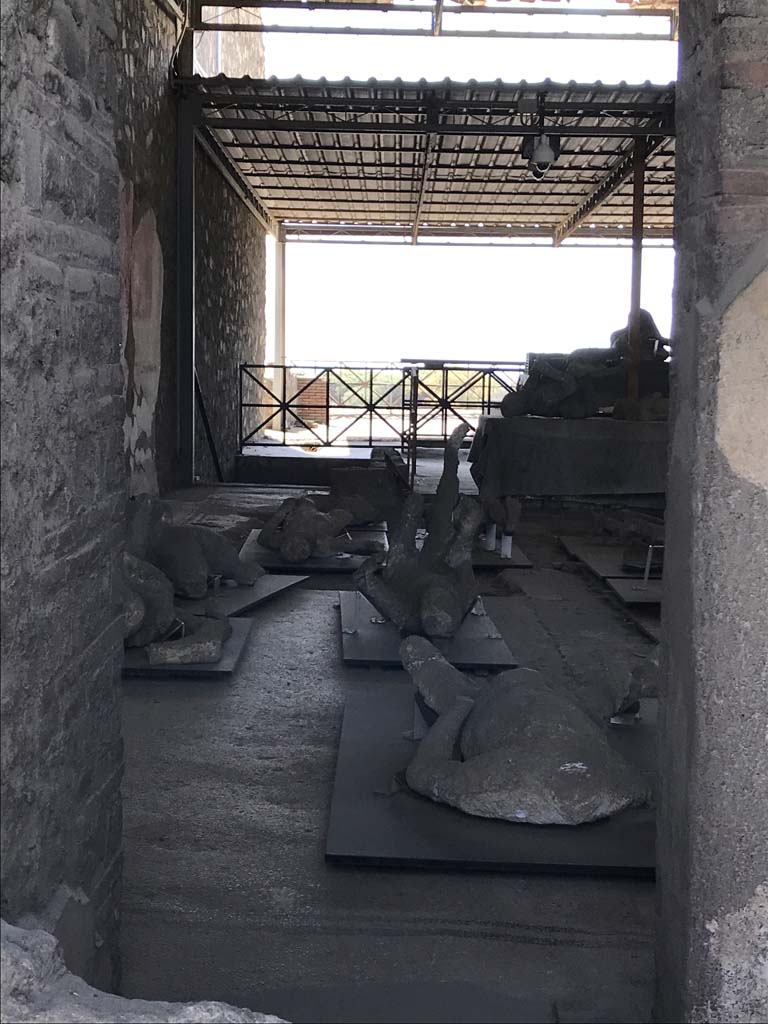 VI.17.42 Pompeii. April 2019. Looking west. Photo courtesy of Rick Bauer.