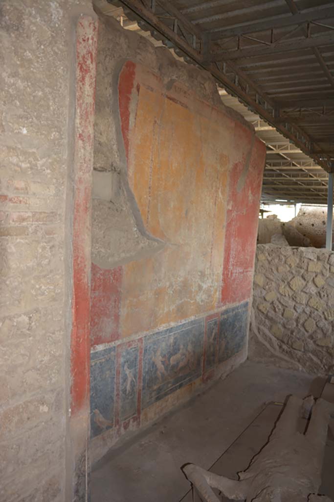 VI.17.42 Pompeii. September 2019. Looking through doorway towards west wall of triclinium 6.
Foto Annette Haug, ERC Grant 681269 DÉCOR.