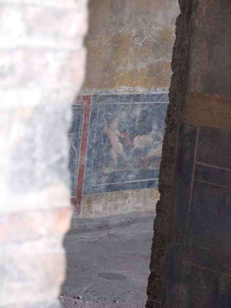 VI.17.42 Pompeii. May 2010. Looking into triclinium 6 from room 5.
