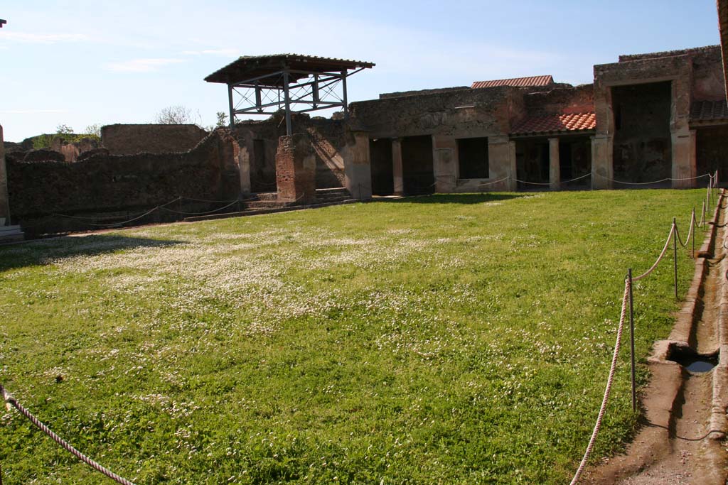VII.1.8 Pompeii. April 2013. Looking north-west across palaestra, along east side, on right.
Photo courtesy of Klaus Heese.