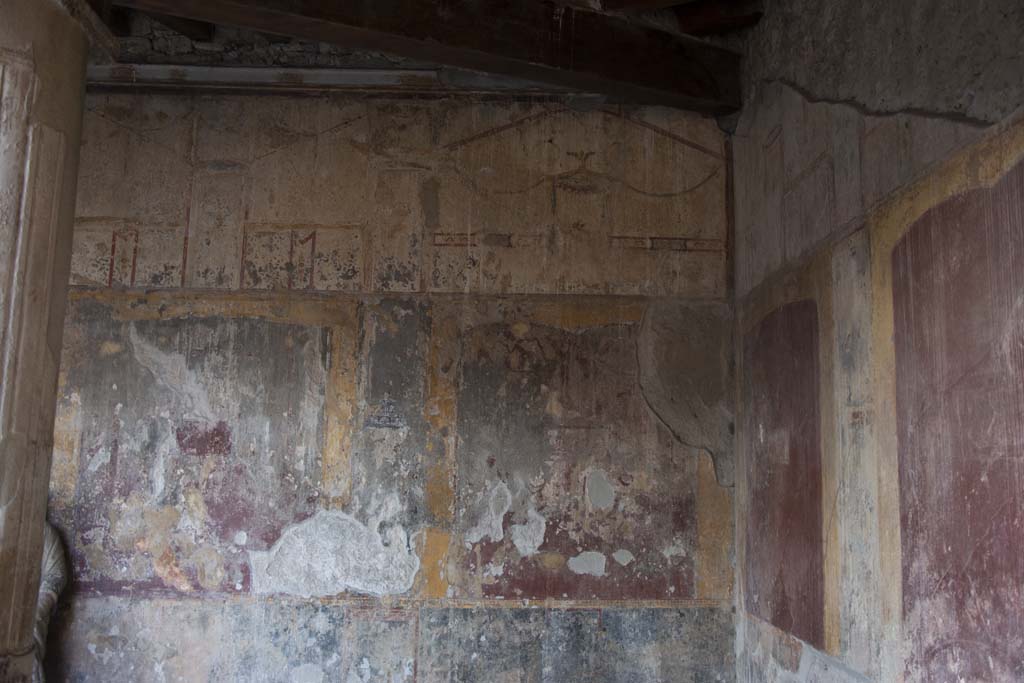 VII.1.8 Pompeii. March 2019. North wall in north-east corner of portico B.
Foto Annette Haug, ERC Grant 681269 DÉCOR