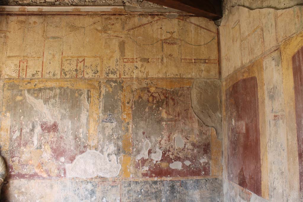 VII.1.8 Pompeii. March 2014. Detail of north wall in north-east corner of portico B.
Foto Annette Haug, ERC Grant 681269 DÉCOR