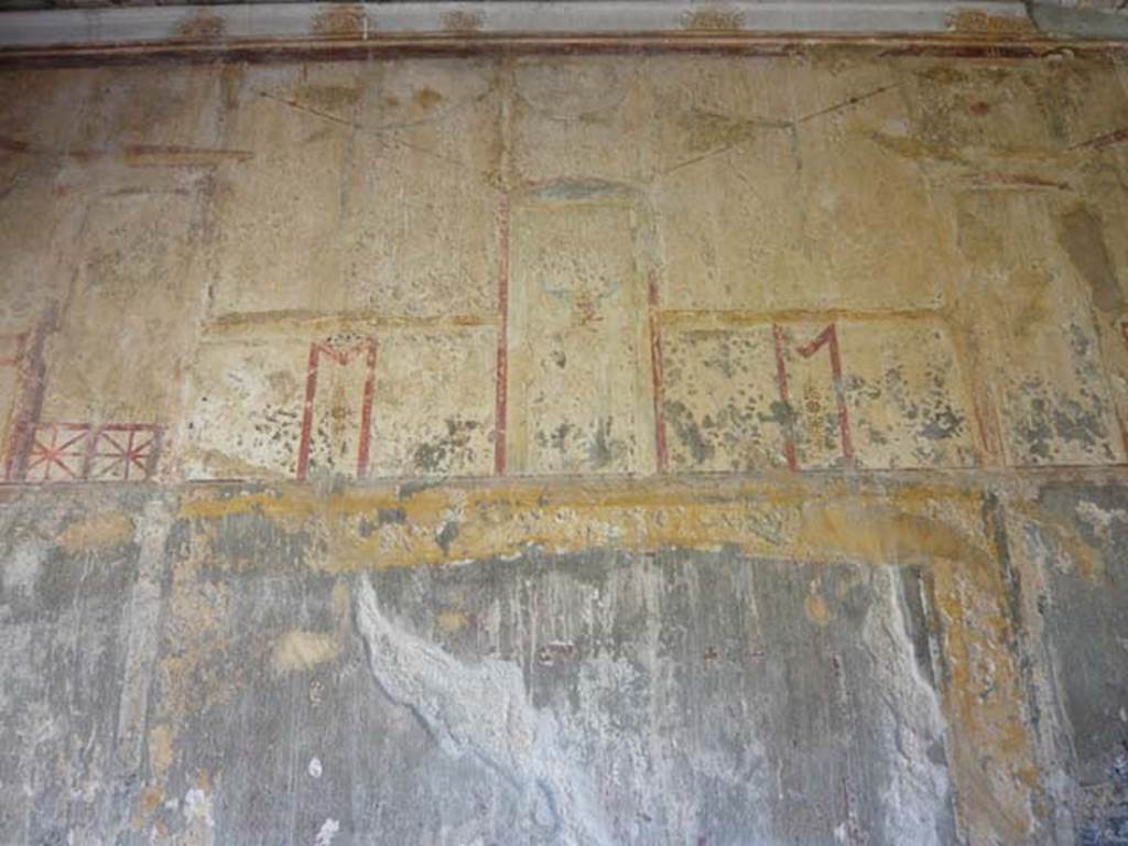VII.1.8 Pompeii. May 2012. Upper north wall of portico B. Photo courtesy of Buzz Ferebee.