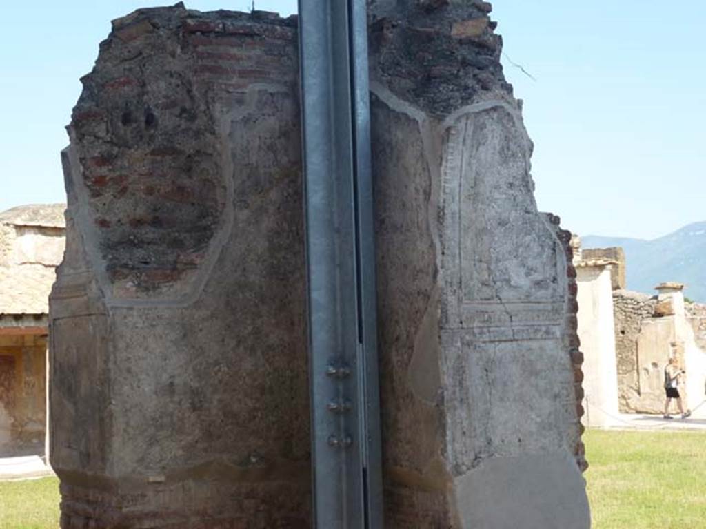VII.1.8 Pompeii. June 2012. Nymphaeum G, interior of pilaster on south side of entrance. Photo courtesy of Michael Binns.