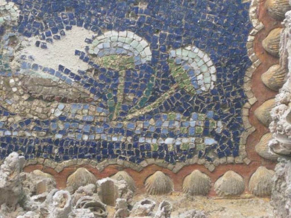 VII.1.8 Pompeii. July 2012. Nymphaeum G, west wall, detail of mosaics at north end of mosaic at top of niche. Photo courtesy of Sharon M. Wolf.