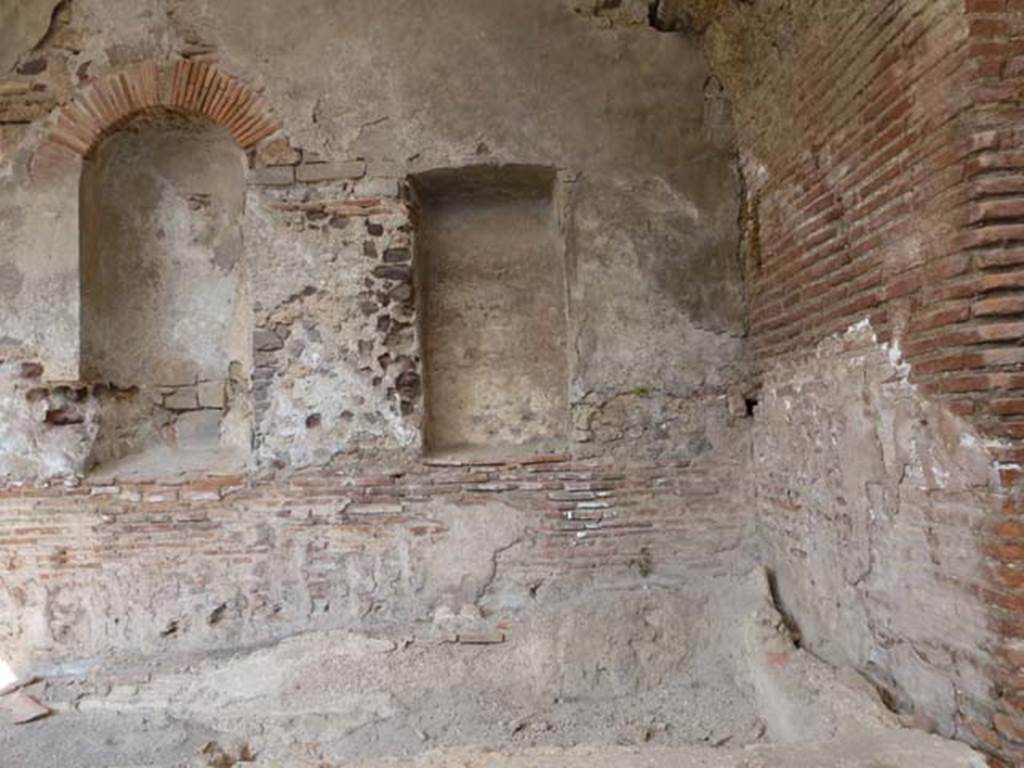 VII.1.8 Pompeii. June 2012. South-east corner of calidarium 5. Photo courtesy of Michael Binns.