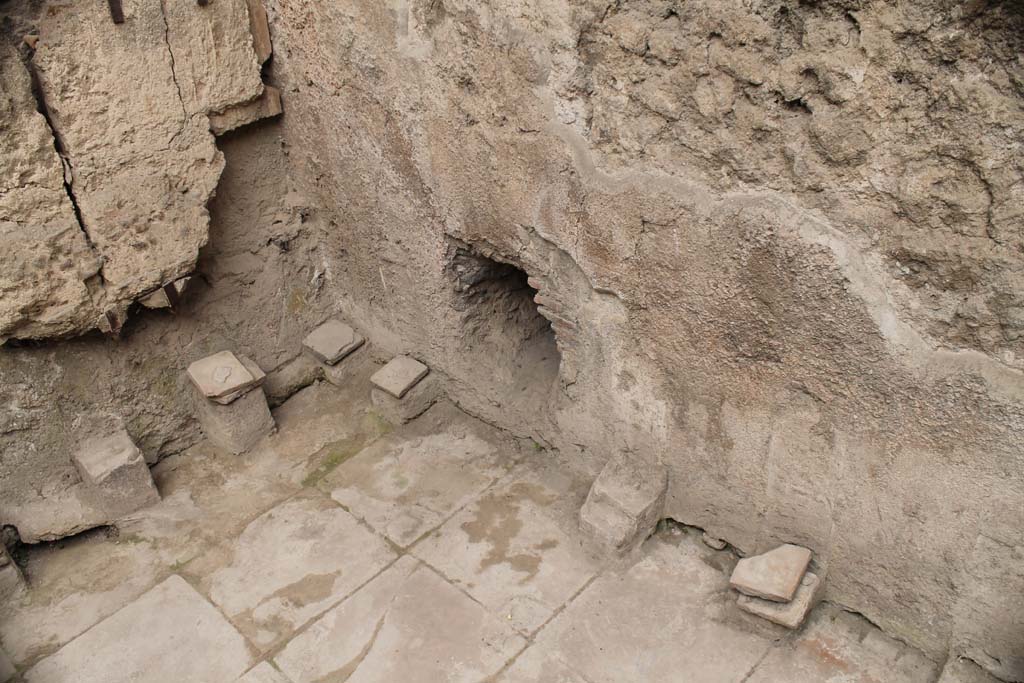 VII.1.8 Pompeii. March 2014. Tepidarium 3, detail from north-west corner.
Foto Annette Haug, ERC Grant 681269 DÉCOR