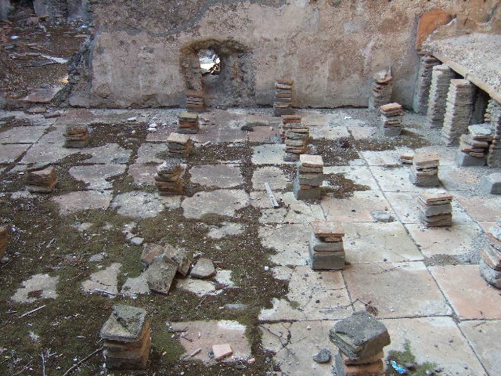 VII.1.8 Pompeii. December 2006. Looking north across tepidarium 3.