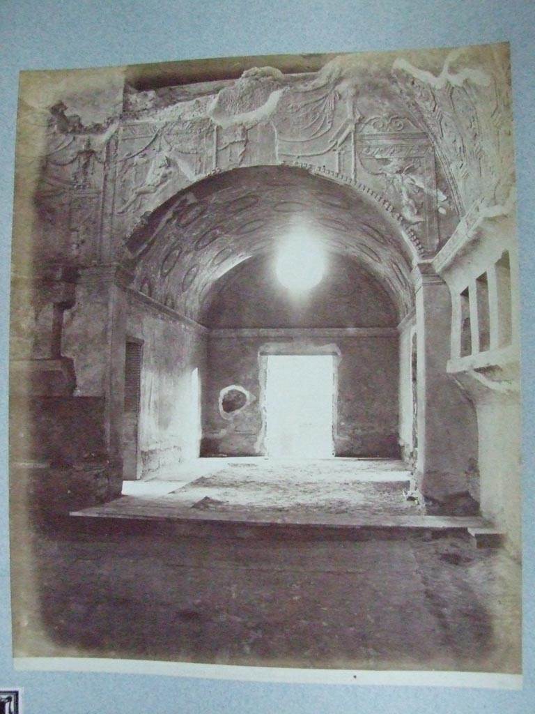 VII.1.8 Pompeii. Men’s vestibule 1 from changing room 2.
Old undated photograph courtesy of the Society of Antiquaries, Fox Collection.