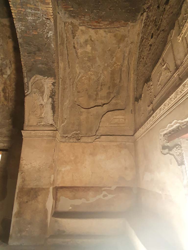 VII.1.8 Pompeii. July 2021. Looking north towards north-east corner of men’s changing room 2.
Foto Annette Haug, ERC Grant 681269 DÉCOR