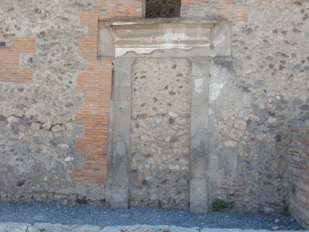 VII.1.14 Pompeii. May 2017. Blocked door between VII.1.14 and VII.1.15 on west side of Via Stabiana. Photo courtesy of Buzz Ferebee.