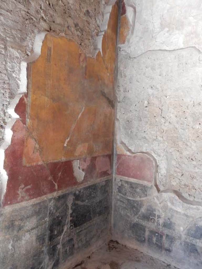 VII.1.47 Pompeii, May 2018. Exedra 10, south-west corner. Photo courtesy of Buzz Ferebee.