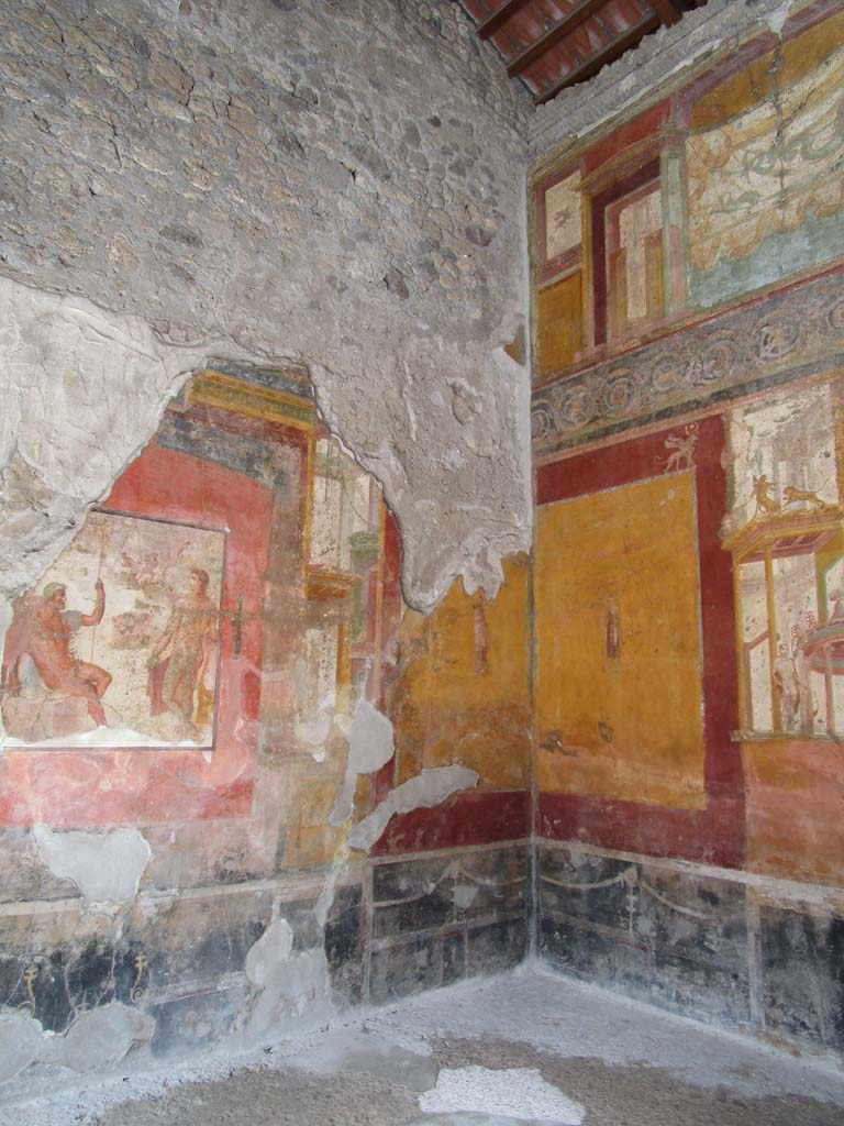 VII.1.47 Pompeii, April 2019. Exedra 10, looking towards north-west corner.
Photo courtesy of Rick Bauer.