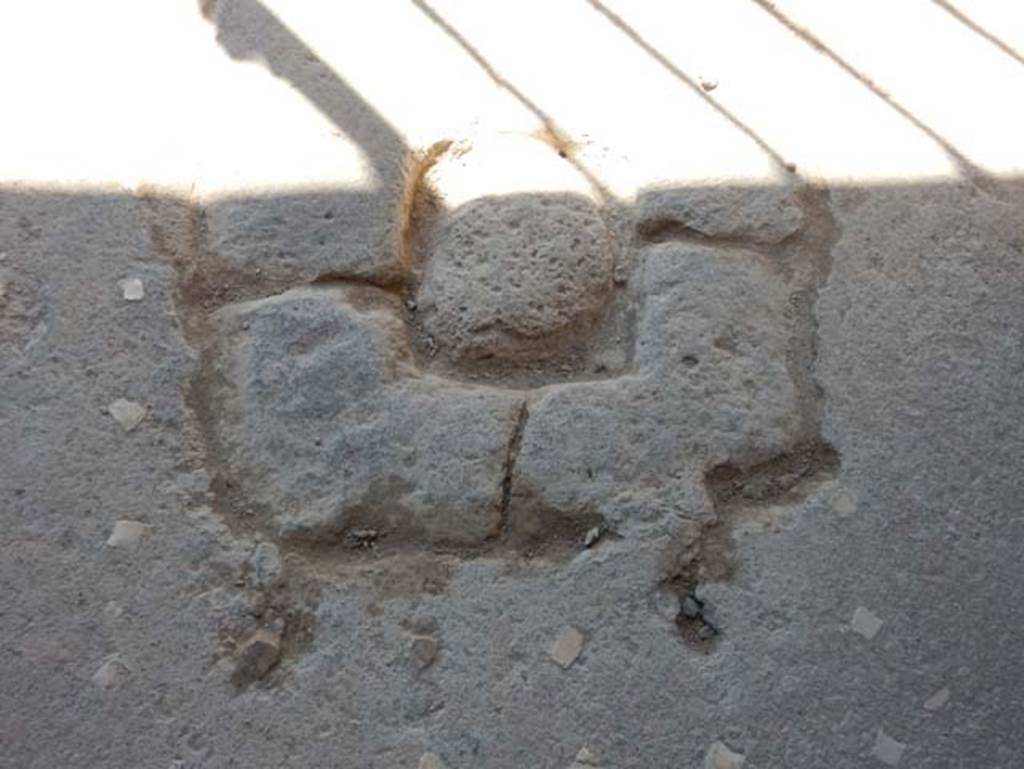 VII.1.47 Pompeii. May 2017. Detail of flooring in corridor 1. Photo courtesy of Buzz Ferebee.