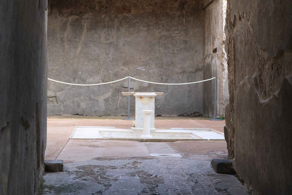 VII.1.47, Pompeii. December 2018. Entrance corridor 1 with mosaic of SALVE LVCRV. Photo courtesy of Aude Durand.