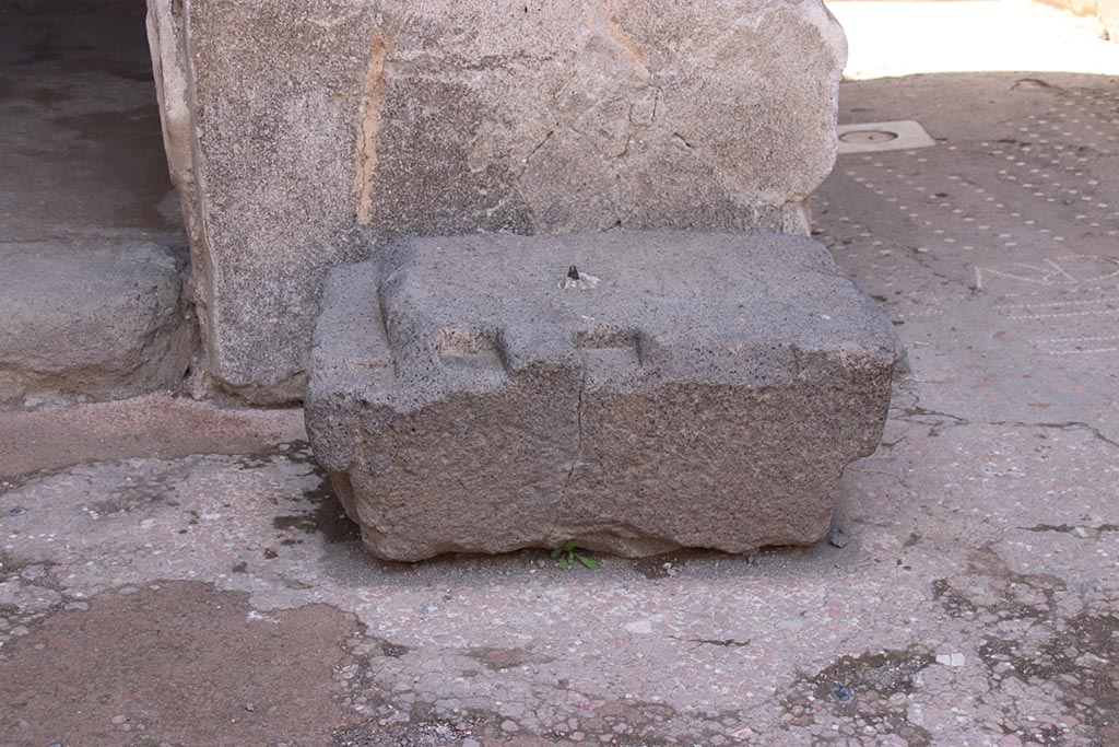 VII.1.47 Pompeii. October 2024. Base for money chest in atrium 3. Photo courtesy of Klaus Heese.