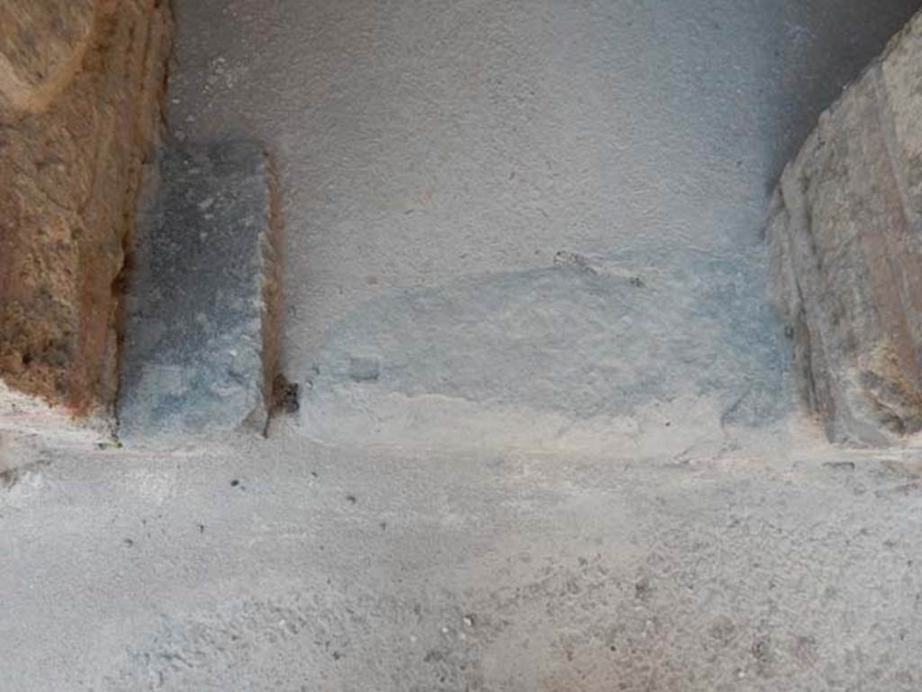 VII.1.47 Pompeii. May 2017. Threshold to room 11 on west side of atrium, looking west from atrium. Photo courtesy of Buzz Ferebee.