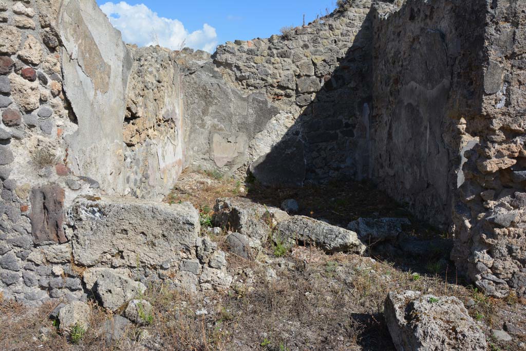 VII.2.16 Pompeii. October 2019. Oecus 8, looking east from east portico.
Foto Annette Haug, ERC Grant 681269 DÉCOR.