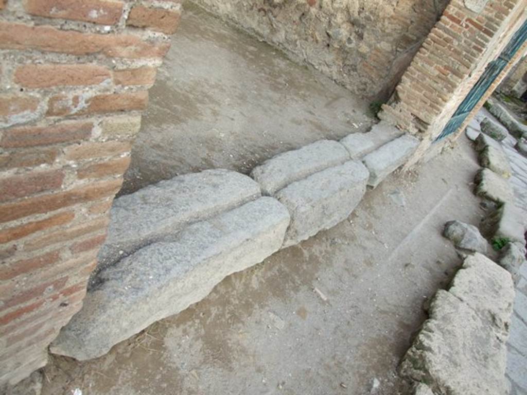 VII.2.44 Pompeii. December 2007. Sill.